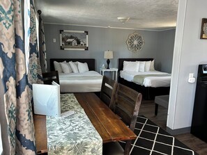 2 bedrooms, WiFi - Suite 31 - Private Porch Suite (Helena)