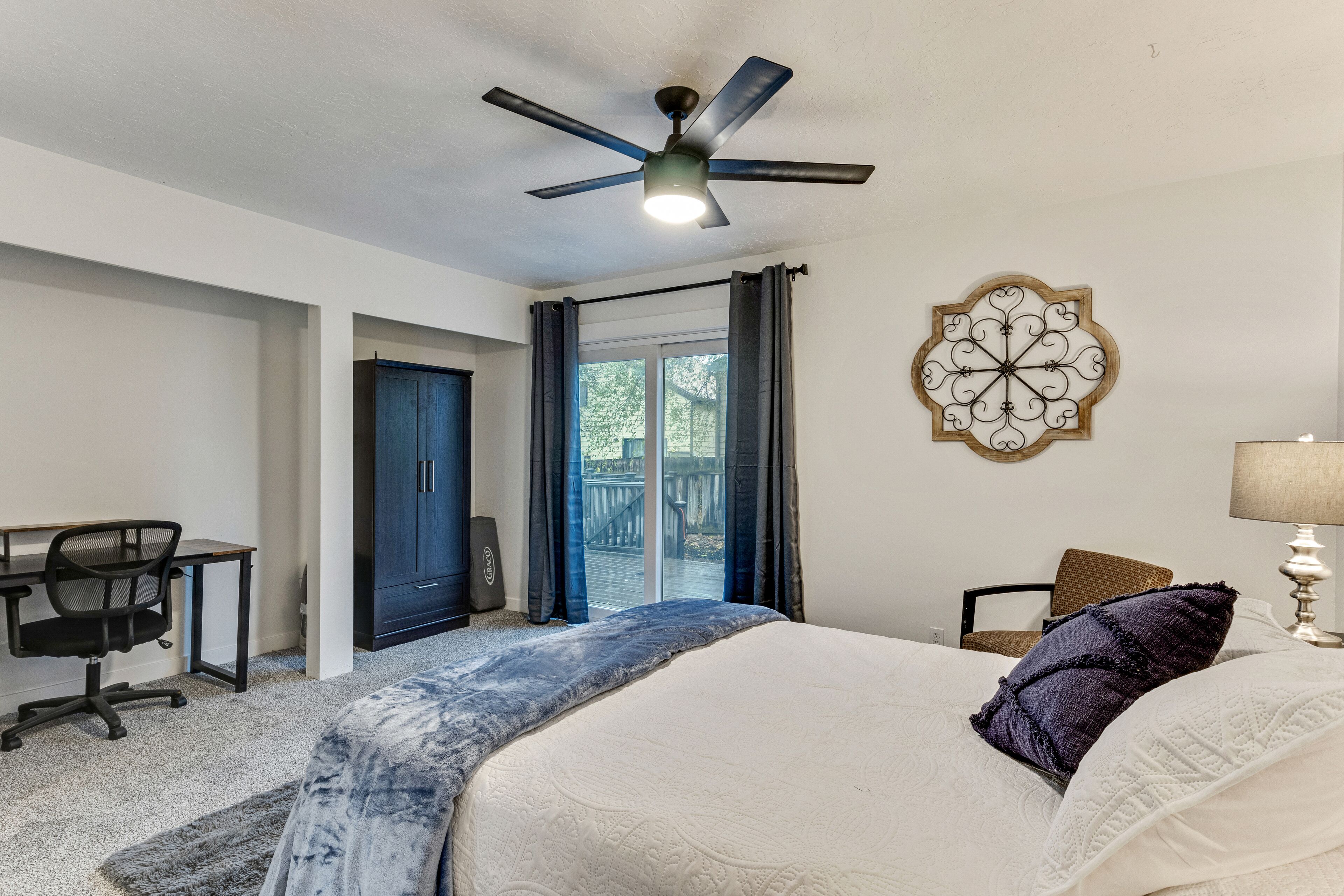 4 bedrooms, desk, travel crib, free WiFi