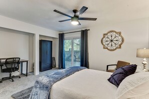 4 bedrooms, desk, travel crib, free WiFi - Blue Ivy Oasis - New Remodel - Cozy n' Spacious. (South Salt Lake)