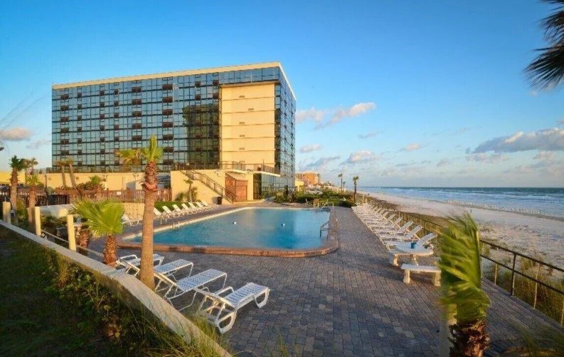 Beach access condo1 king + 2 twin 1 bath OR two full  bed full kitchen WIFI Pool
