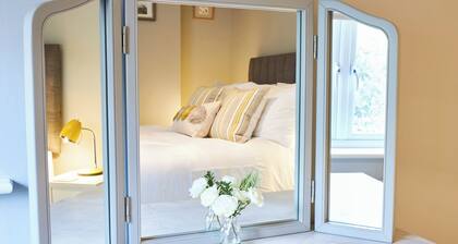 2 bedroom accommodation in North Elmham