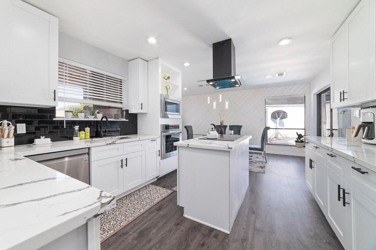 Photo 14 of Houston Little Saigon, 4 Bedrooms with Pool, Heart of Houston Asian Town