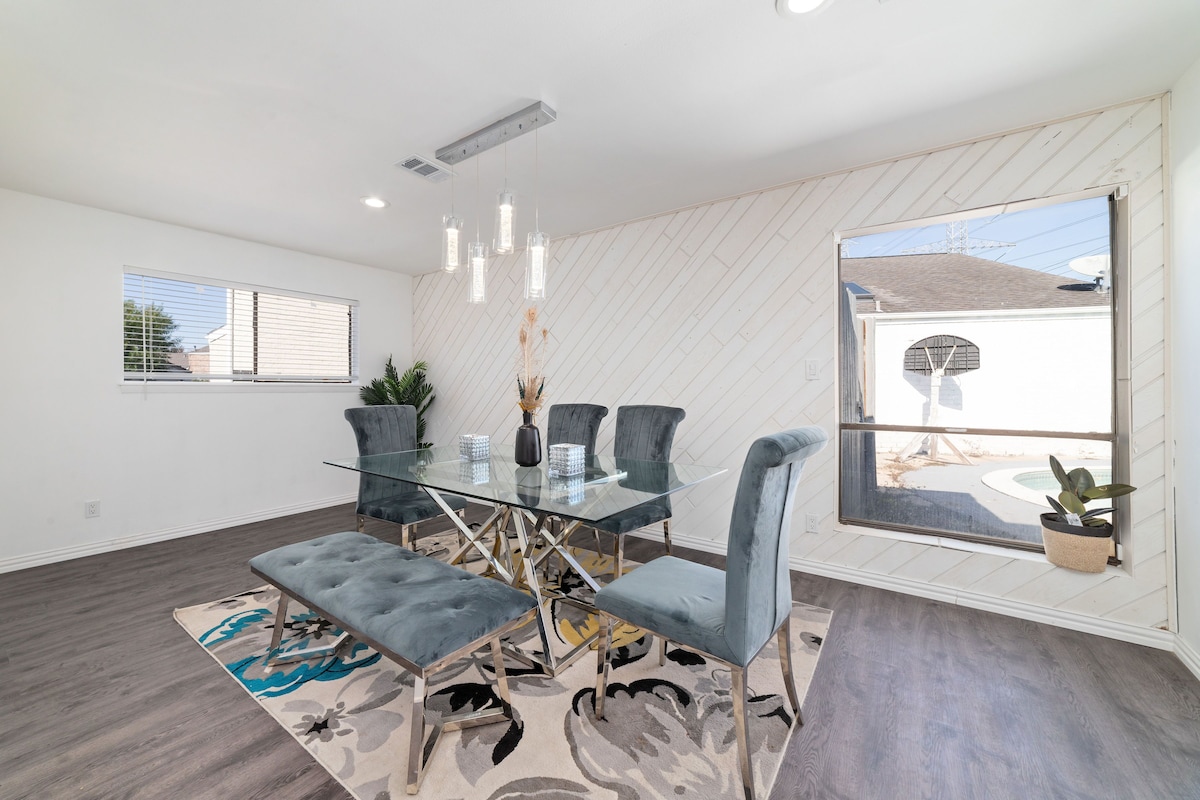 Photo 3 of Houston Little Saigon, 4 Bedrooms with Pool, Heart of Houston Asian Town