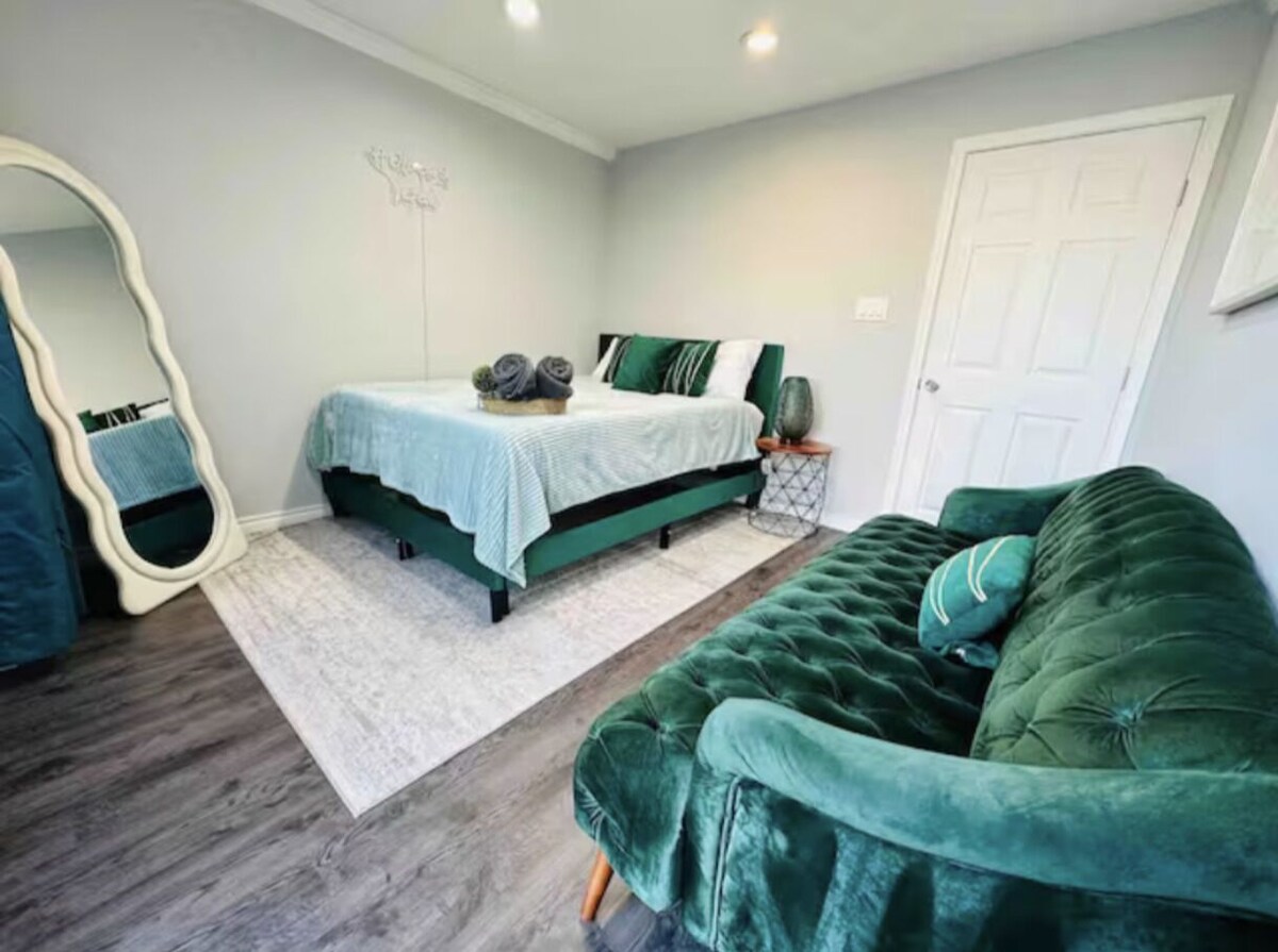 Photo 18 of Houston Little Saigon, 4 Bedrooms with Pool, Heart of Houston Asian Town