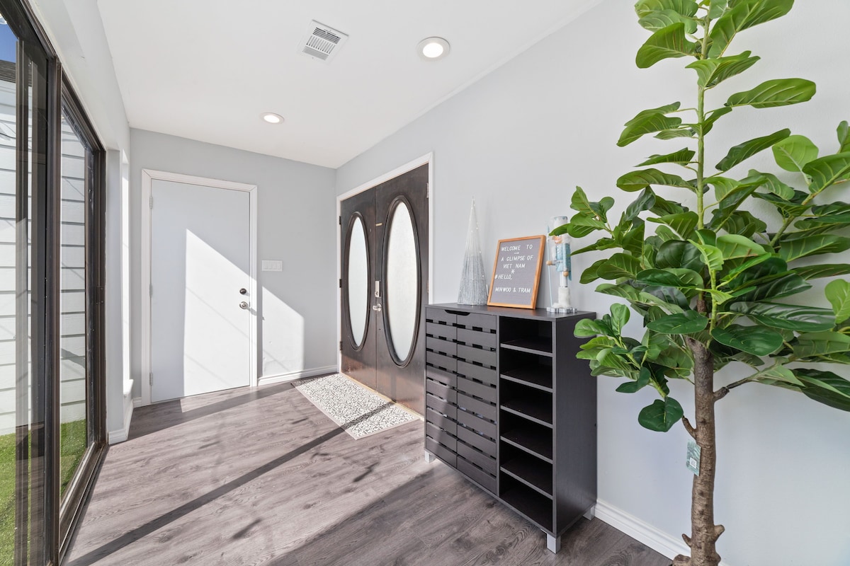 Photo 6 of Houston Little Saigon, 4 Bedrooms with Pool, Heart of Houston Asian Town