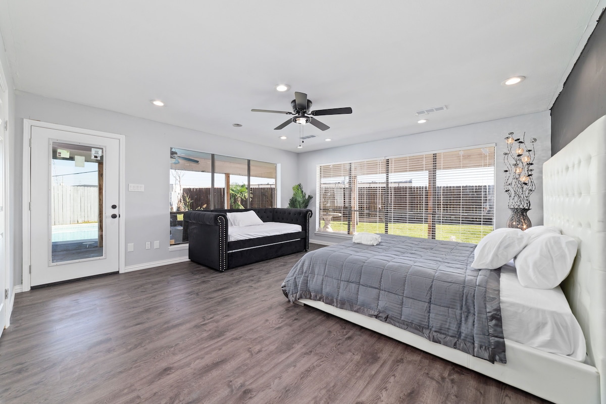 Photo 26 of Houston Little Saigon, 4 Bedrooms with Pool, Heart of Houston Asian Town
