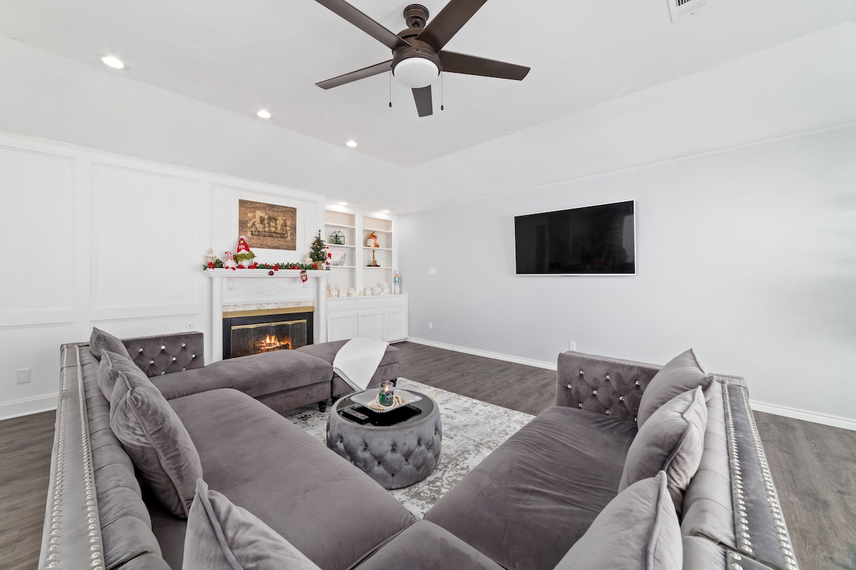 Photo 9 of Houston Little Saigon, 4 Bedrooms with Pool, Heart of Houston Asian Town