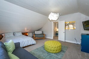 4 bedrooms, desk, iron/ironing board, free WiFi