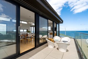 Outdoor dining - Glassy Point - 360 degree views (Wye River)
