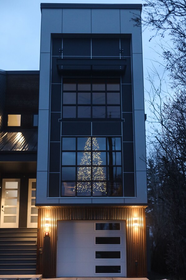 Exterior detail - CENTRAL Modern Condo!! 4 Mins to Airport, Mins to Downtown Bozeman! (Belgrade)