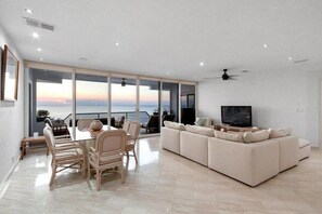 Televisión de pantalla plana