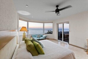 4 habitaciones, escritorio y ropa de cama