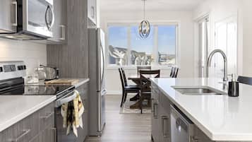 Townhouse Mewah | Dapur bersama