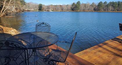 Lake Haven Cottage-Lake front