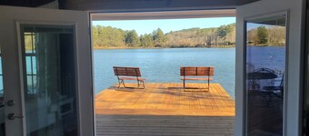 Lake Haven Cottage-Lake front  