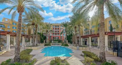 Lake Las Vegas Retreat: Elegant Comfort Awaits