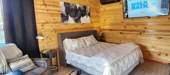 New Modern Studio w/ private pool- 5 Min to Keaton Beach Boat Ramp