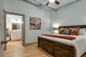 3 habitaciones, escritorio, tabla de planchar con plancha y wifi gratis