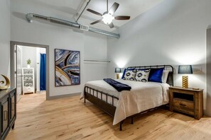 3 habitaciones, escritorio, tabla de planchar con plancha y wifi gratis 