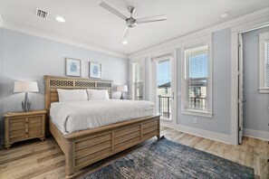 4 chambres, fer et planche à repasser, lit parapluie, Wi-Fi gratuit
