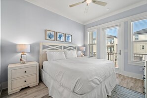 4 chambres, fer et planche à repasser, lit parapluie, Wi-Fi gratuit