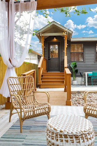 Artsy - A Birdy Vacation Rental