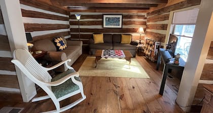 Historic Log Cabin on a homestead! Pet-Friendly!