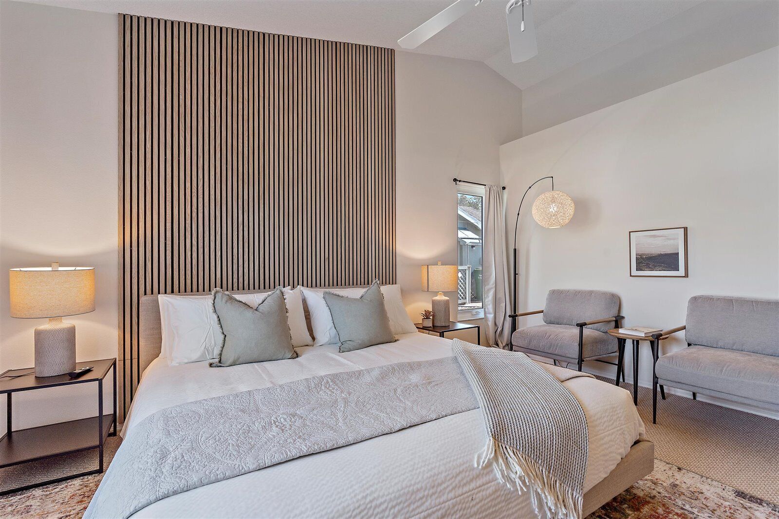 3 slaapkamers, een strijkplank/strijkijzer, wifi, beddengoed