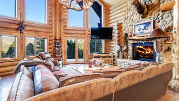 TV, fireplace, video games, table tennis