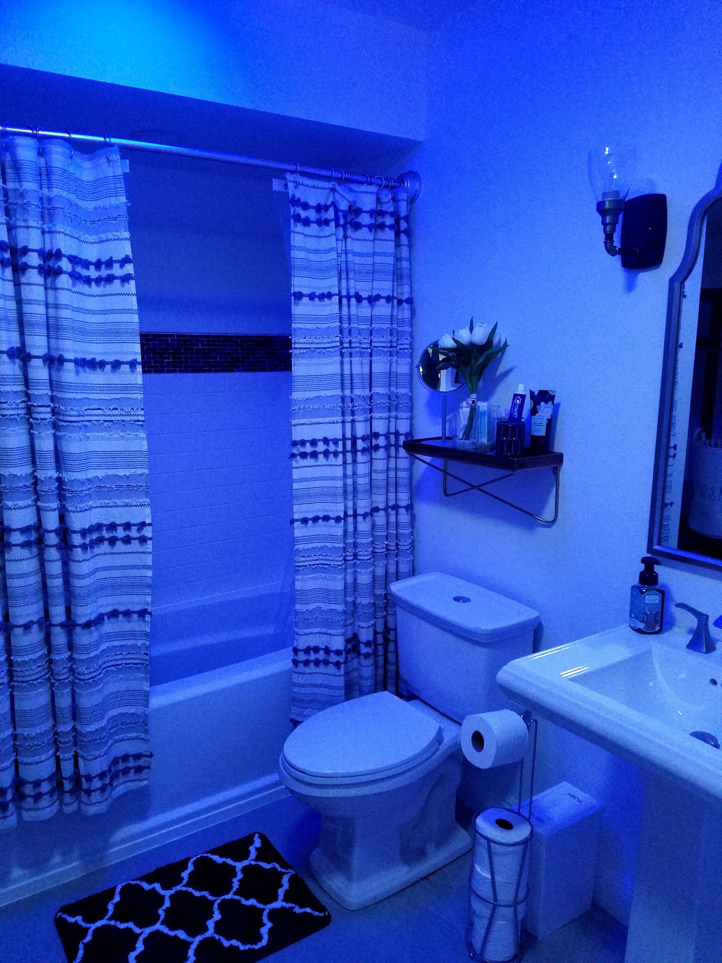 Combined shower/bathtub, hair dryer, towels, soap