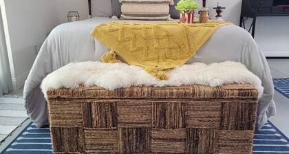 Modern & elegant desert highway with quick access to hiking!