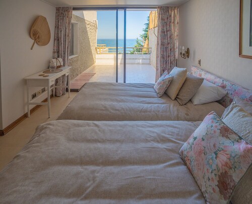 Excellent apartment with ocean views on the first line