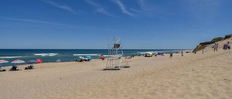 Una playa cerca