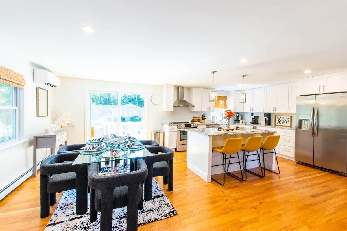 Stylish home w/ gym, EV charger, & central AC!