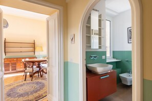 Interior - Spanish Steps Luxury Two Bedroom (Roma)
