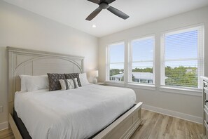 8 bedrooms, free WiFi, bed sheets