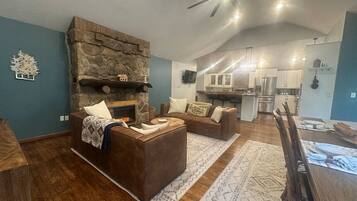 Smart TV, fireplace, DVD player