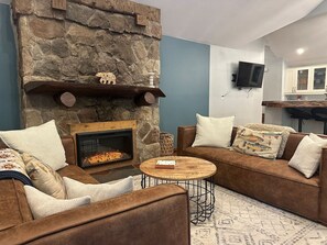 Smart TV, fireplace, DVD player