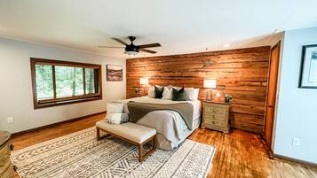 2 bedrooms, iron/ironing board, travel crib, free WiFi