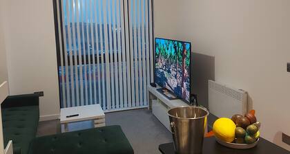 Ensuite Double Bedroom (live in landlord)