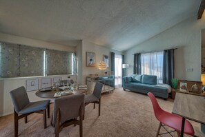 Interior - Sunshine Retreat- quiet home near Northwest College! (Powell)