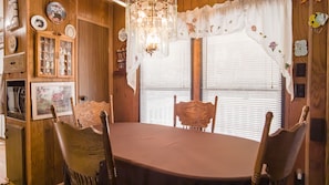 Dining - 2 Bed/2 Bath Walk-In Home ~ Near Table Rock State Park ~ FREE TICKETS INCLUDED! (CASA) (Hollister)