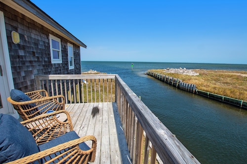 Soundfront, Dogs Welcome, Boat Slip, Water Access, & Panoramic Sound Views