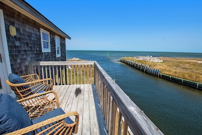 Soundfront, Dogs Welcome, Boat Slip, Water Access, & Panoramic Sound Views