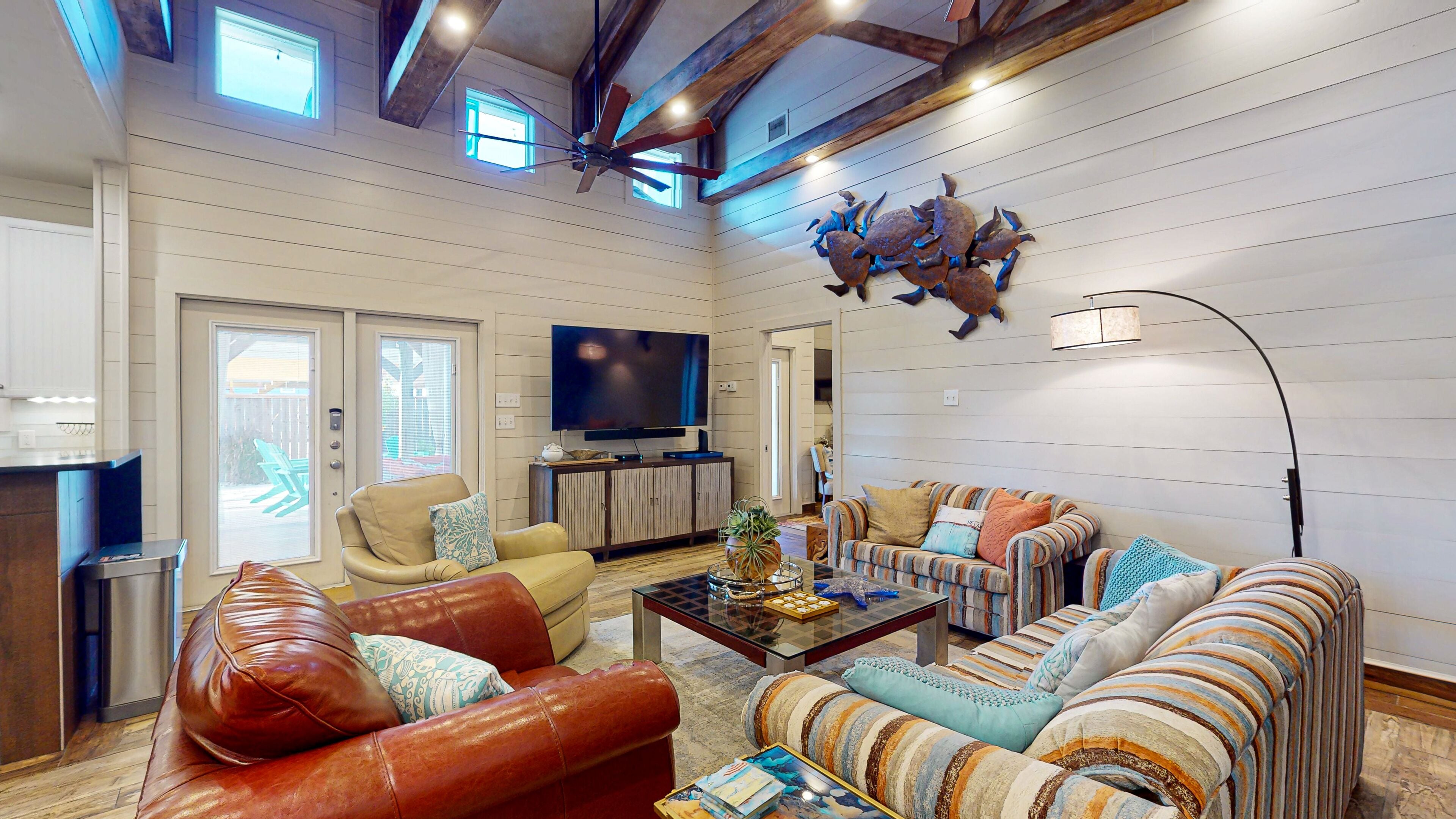 Télévision, baby-foot, table de tennis de table