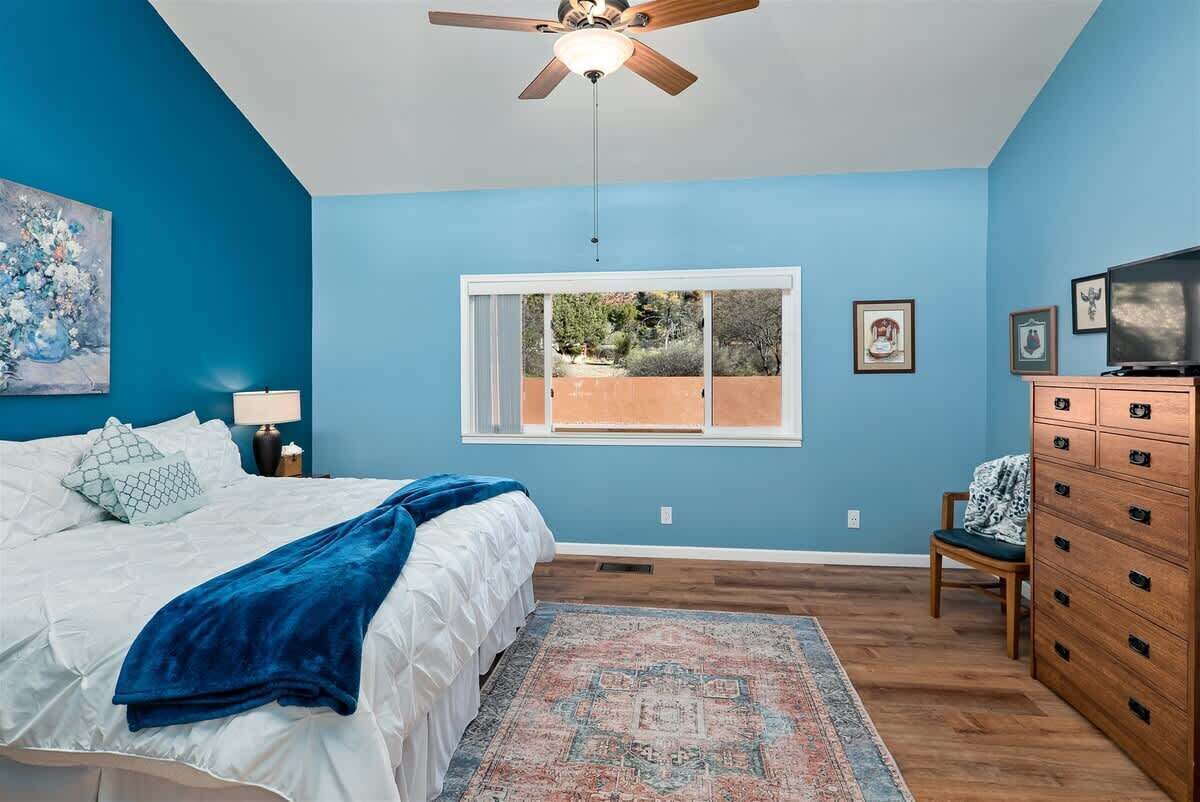 2 bedrooms, desk, iron/ironing board, travel cot