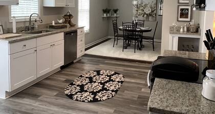 4 Bedroom , 3 Baths - Sleeps 8+