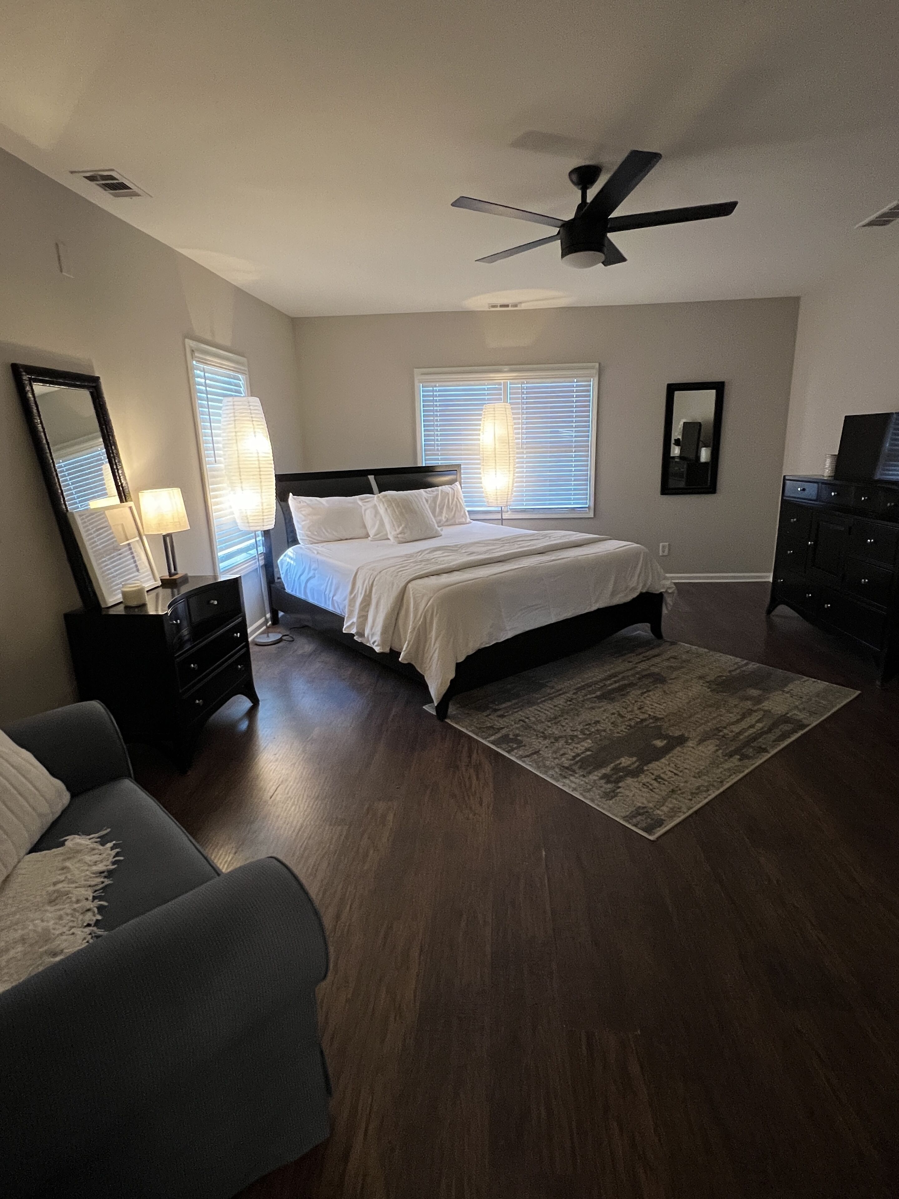 4 chambres, fer et planche à repasser, Wi-Fi gratuit, draps fournis