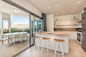 Fridge, microwave, oven, dishwasher