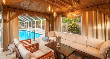 Boynton Beach Renovated House: Safest Area, Screened Pool, Patio, Bar, EVcharger